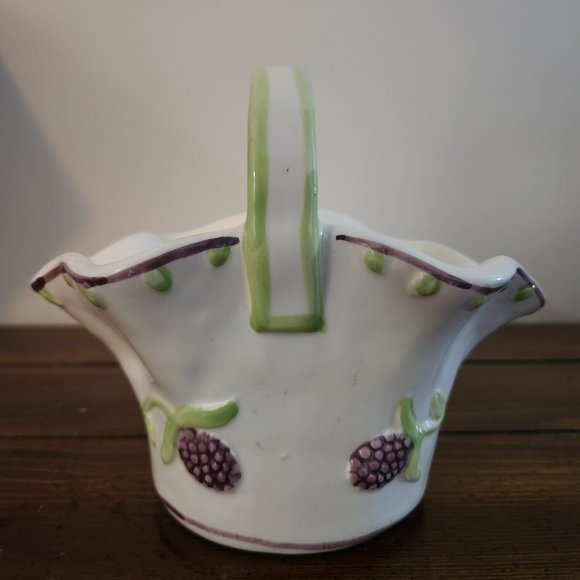 Vintage Sigma The Tastesetter by Andrea West Ceramic Basket with Embossed Grapes - Picture 8 of 11